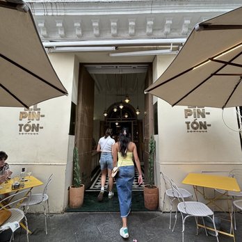 El Pintón - entrance - Tapas Bars Near Me - Seville, SE