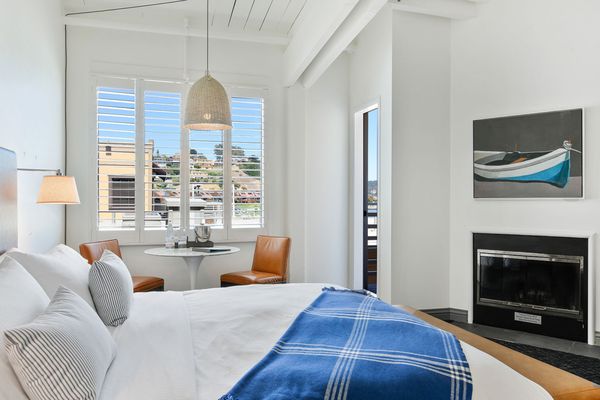 Waters Edge Hotel by null