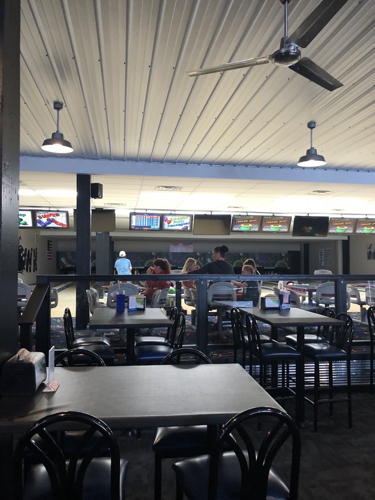 PINTOWN PIZZA AND LANES Updated August 2024 142 N Saginaw St