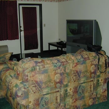 Holiday Inn Express Fallon - Living Room - Hotels Near Me - Fallon, Nevada