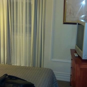 Hôtel Clarendon - Typical room part 1 - Hotels Near Me - Quebec City, Quebec Hôtel Clarendon - Typical room part 1 - Hotels Near Me - Quebec City, Quebec