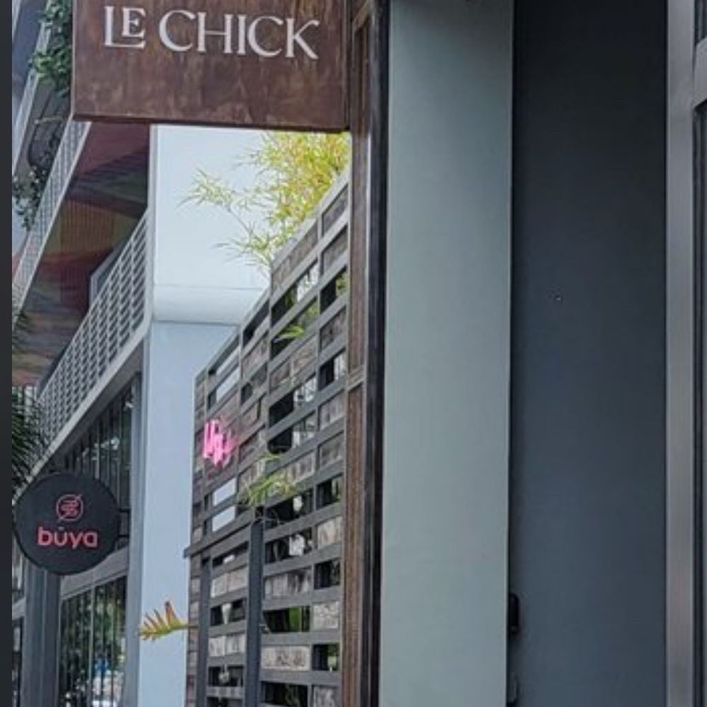 Le Chick - Outside - Cocktail Bars Near Me - Miami, Florida Le Chick - Outside - Cocktail Bars Near Me - Miami, Florida