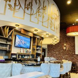 India Oven Roseville - Bar area
