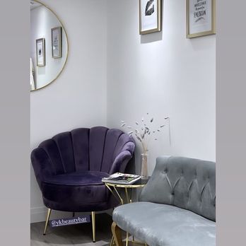 YK Beauty Bar - Our waiting area - Eyelash Service Near Me - Toronto, Ontario YK Beauty Bar - Our waiting area - Eyelash Service Near Me - Toronto, Ontario