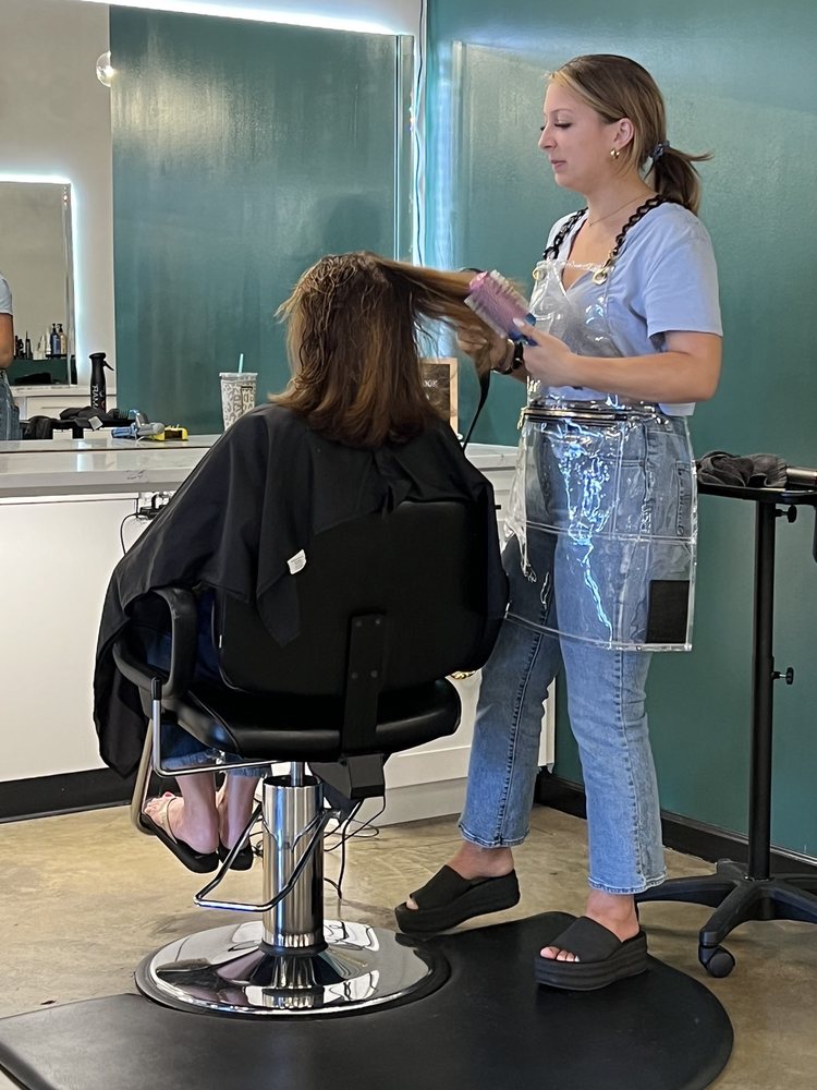 THE DOLLHOUSE SALON & EXTENSION STUDIO Updated September 2024 1345