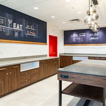 Hampton Inn Paris - Breakfast Area - Hotels Near Me - Paris, Illinois Hampton Inn Paris - Breakfast Area - Hotels Near Me - Paris, Illinois