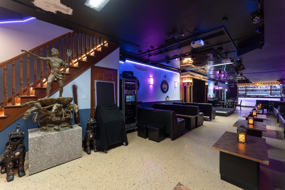 ACE OF SPADES LOUNGE Updated September 2024 Request a Quote 39