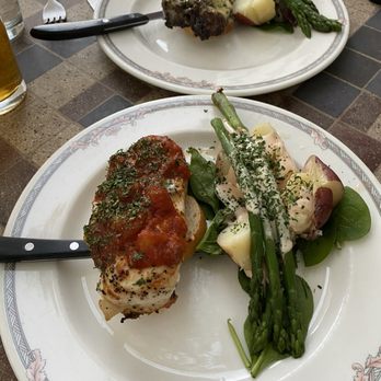 LaBinnah Bistro - Dinner - Mediterranean Near Me - Hannibal, Missouri