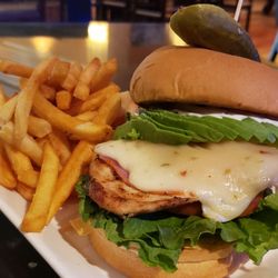 The Pub - The grilled chicken club