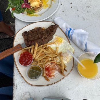 801 Restaurant & Bar - Brisket hash - Bars Near Me - Washington, DC, District of Columbia