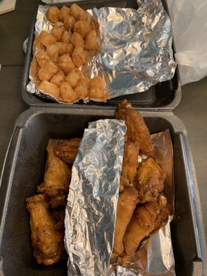 Pluckers Wing Bar by null