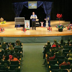 Tommy James Magic Shows - Family performances for large audiences.