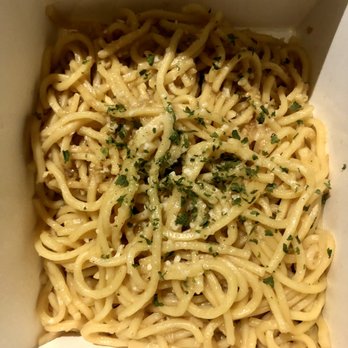 Bag O' Crab - Garlic noodles! So garlicky and if you're into that like me - yum! - Seafood Near Me - Berkeley, California
