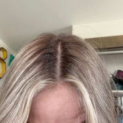 Hera Salon - Harsh root lines, and left side noticeably blonder and more bleached !!! (not layered or blended)