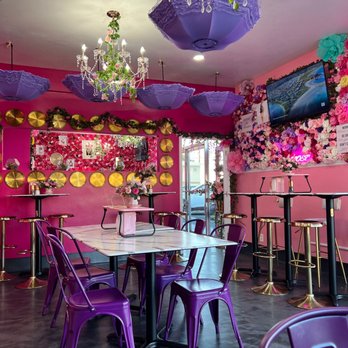 LE COCO - Pretty slow on a random Thursday we have this whole room to ourselves - Desserts Near Me - Downey, California LE COCO - Pretty slow on a random Thursday we have this whole room to ourselves - Desserts Near Me - Downey, California