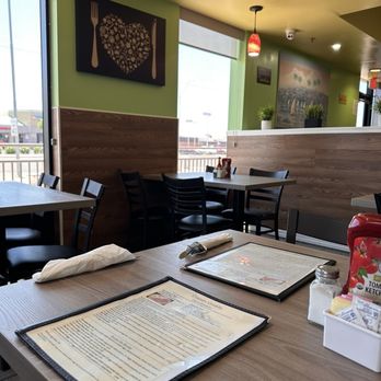 Country Griddle - Interior - American Near Me - Goodyear, Arizona