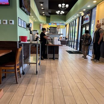 Chicken Maison - Entrance and front counter - Mediterranean Near Me - Torrance, California