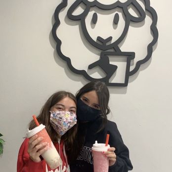 Fourtea - strawberry hurricane (left) princess lychee (right) - Coffee & Tea Near Me - Orange, California