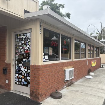 Skoogies - The outside - Hot Dogs Near Me - Mount Pleasant, South Carolina
