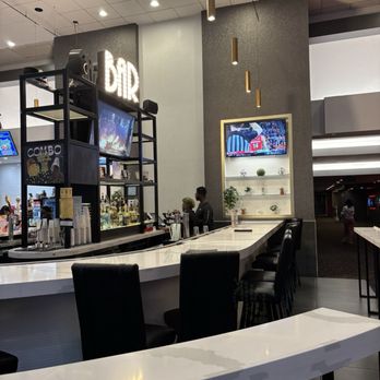 AMC Majestic 6 - Cinema Near Me - Stamford, Connecticut