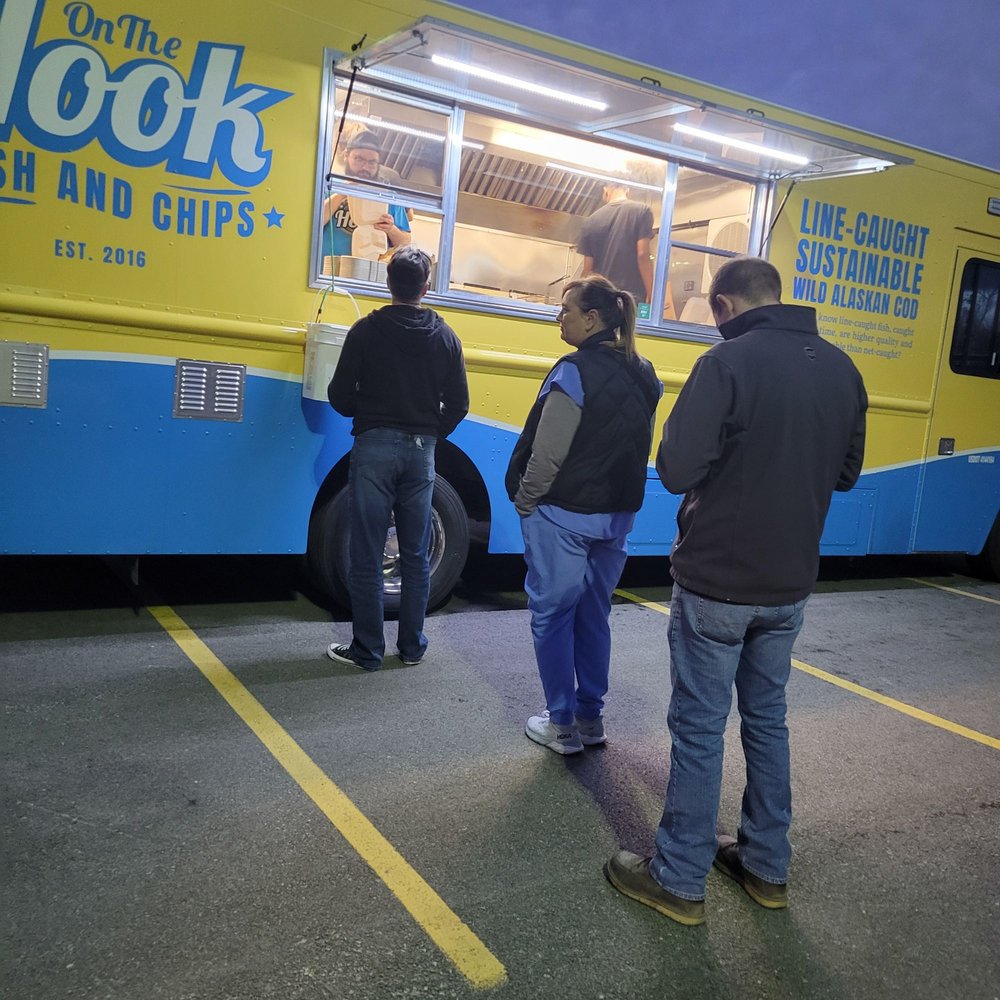 Approx 20 min wait from line to receiving food. Approx 20 min wait from line to receiving food.
