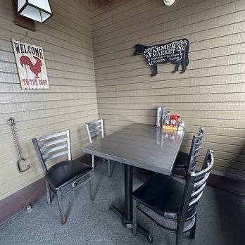 Phil's BBQ - Seating- Outdoor - Barbeque Near Me - San Diego, California Phil's BBQ - Seating- Outdoor - Barbeque Near Me - San Diego, California