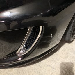 Damage from hit and run in the little parking  that inn leather guest house and  Resort offers ..