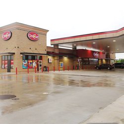 OnCue 114 - OnCue is a convenience store chain offering a selection of beverages, fresh food, fuel and clean restrooms.
