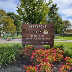 Westgrove Park - Signage