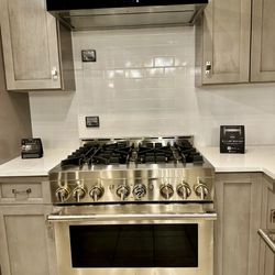 Ferguson Home - Love the oven along with the color scheme.