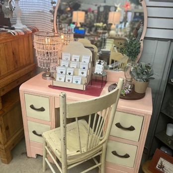 Salvage Sisters - A Repurposed Store - Home Decor Near Me - Brainerd, Minnesota Salvage Sisters - A Repurposed Store - Home Decor Near Me - Brainerd, Minnesota