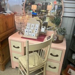 Salvage Sisters - A Repurposed Store