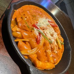 BBQ Chicken - Tteokbokki in rosé sauce