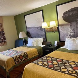 Super 8 by Wyndham Colby - Guest room