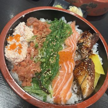 Sushi Ichimoto - Ichi Box Crab, tuna, seaweed, salmon, unagi. Highly recommend. It was so good! - Sushi Bars Near Me - Hayward, California Sushi Ichimoto - Ichi Box Crab, tuna, seaweed, salmon, unagi. Highly recommend. It was so good! - Sushi Bars Near Me - Hayward, California