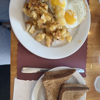 Table Talk - 2 Eggs special - American Near Me - Alexandria, Virginia