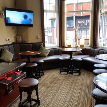 The Kings Cross Hotel - Inviting sitting area 1/26/20 - Hotels Near Me - Blackpool, BPL