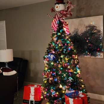 St Nick’s Holiday Shoppe - Christmas Trees Near Me - Mount Dora, Florida