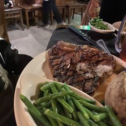 Steak w/Baked Potato and Green beans Steak w/Baked Potato and Green beans