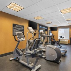 Hampton Inn Pendleton - Health club  fitness center  gym