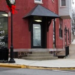 Velvet Luxe Salon - The front of the salon. (Picture taken off their website)
