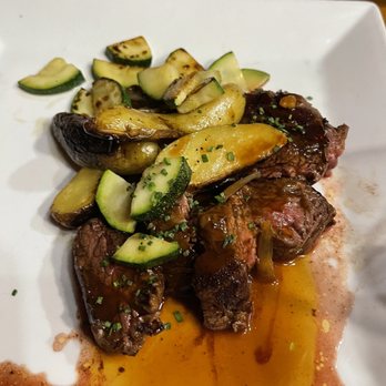 Bourbon N' Bubbles - Skirt steak - Bars Near Me - Charleston, South Carolina