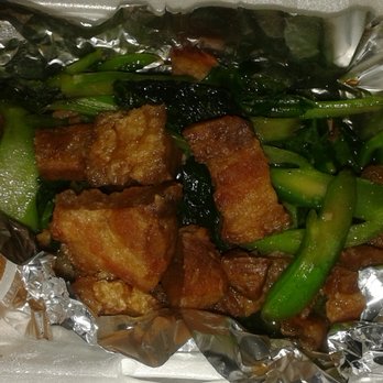 Ras Noodle - Stir fried crispy pork belly with Chinese broccoli. Meat tasted old. Yuk. - Thai Near Me - Los Angeles, California Ras Noodle - Stir fried crispy pork belly with Chinese broccoli. Meat tasted old. Yuk. - Thai Near Me - Los Angeles, California