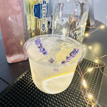 Sip Society Bartending - Blossom Refresher - Bartenders Near Me Sip Society Bartending - Blossom Refresher - Bartenders Near Me