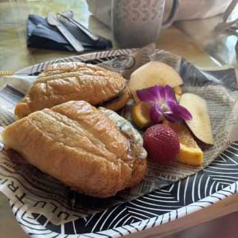 Luna Muna Cafe Bar - Grilled cheese - Breakfast & Brunch Near Me - Panama City, Florida Luna Muna Cafe Bar - Grilled cheese - Breakfast & Brunch Near Me - Panama City, Florida