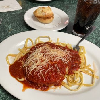 Roberts Restaurant - Chicken Parmino - American Near Me - Salt Lake City, Utah