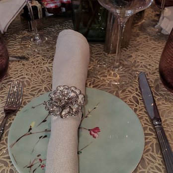 Bloom & Bee - Beautiful table setting - New American Near Me - Houston, Texas Bloom & Bee - Beautiful table setting - New American Near Me - Houston, Texas