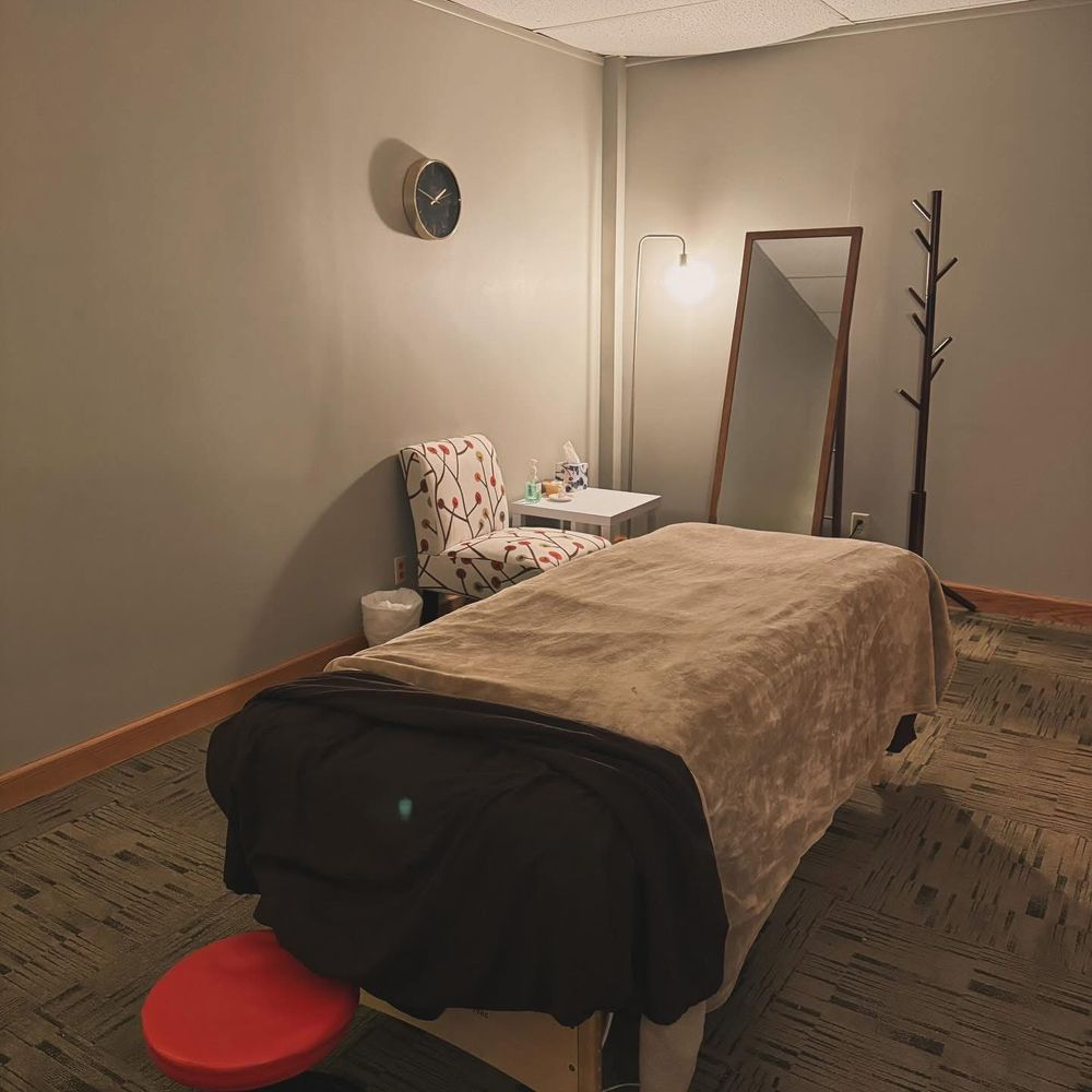 Laurel Massage Studio Logo