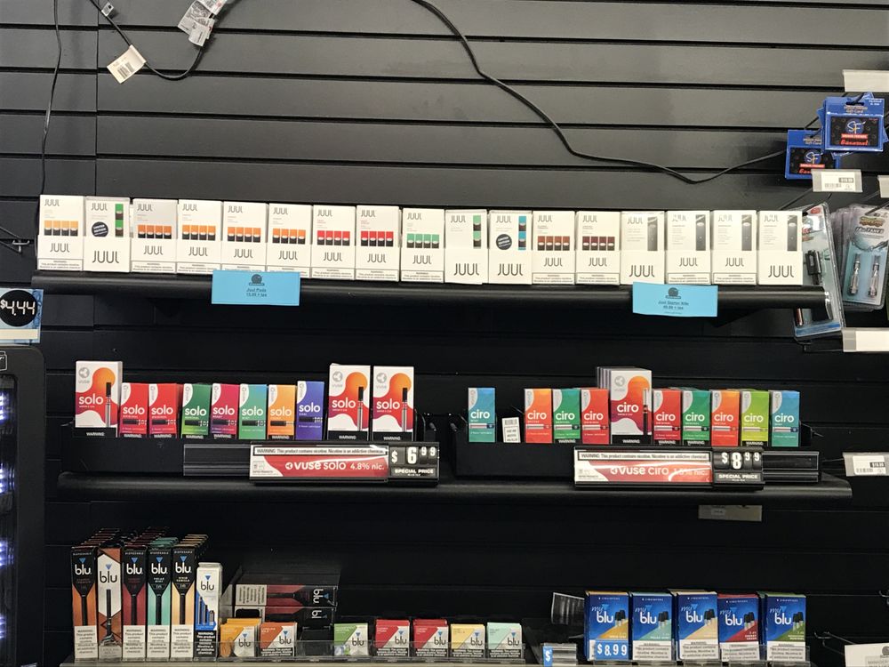 SMOKER FRIENDLY Updated October 2024 25 Photos 802 W 2nd St