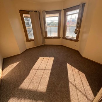 Fast Cleaning - Main bedroom, walls and windows cleaned. Carpet done. - Home Cleaning Near Me - Concord, California